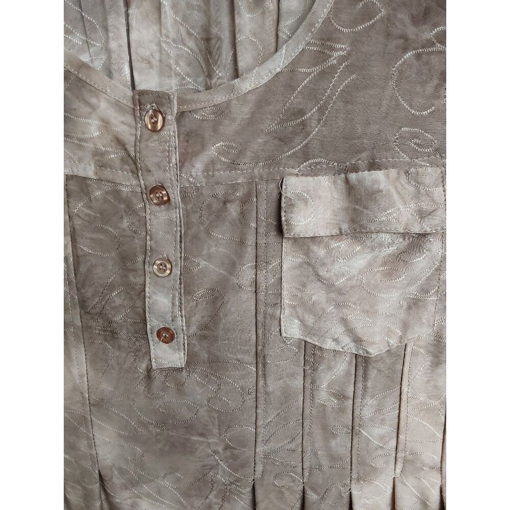 Sienna Grace brown pleated women's plus blouse, size 2x - Picture 3 of 5